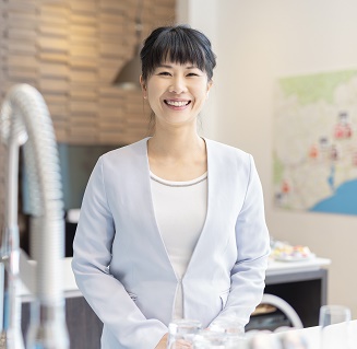 除本　亜由子